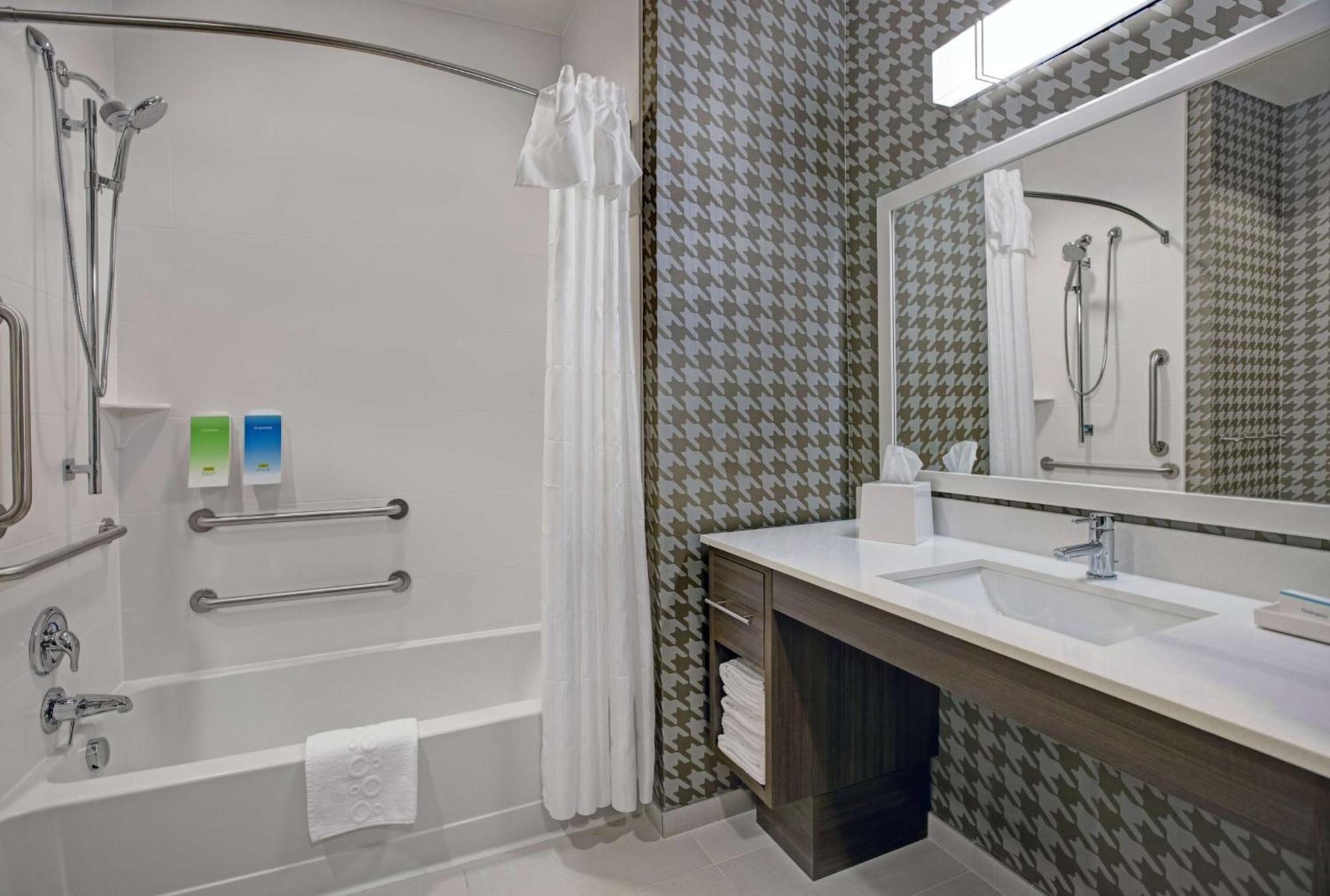 Home2 Suites By Hilton Ричмонд Экстерьер фото